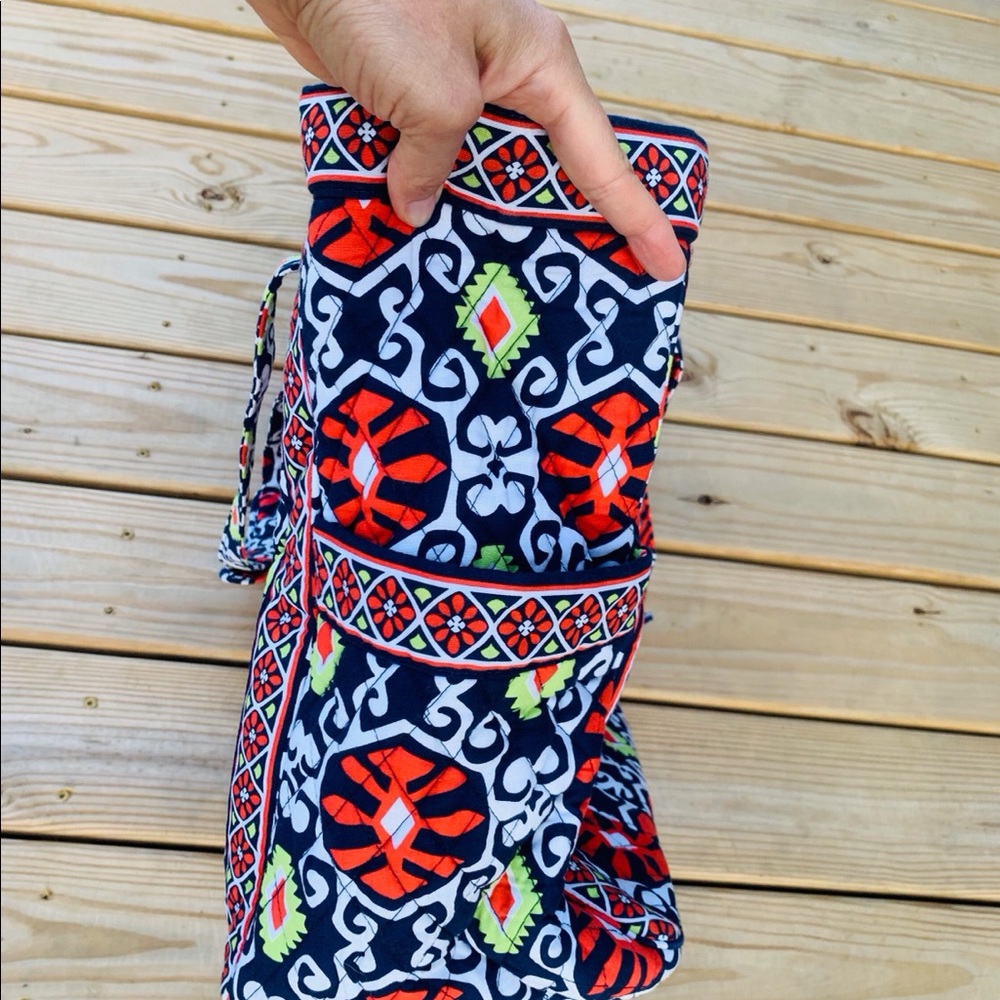 Vera Bradley Get Carried Away Tote NWT - Picture 11 of 11